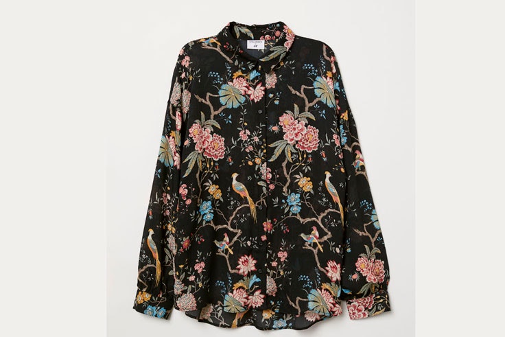 camisa-negra-estampado-flores-hm