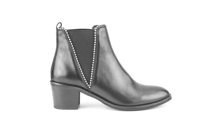 botin-negro-tachuelas-fosco