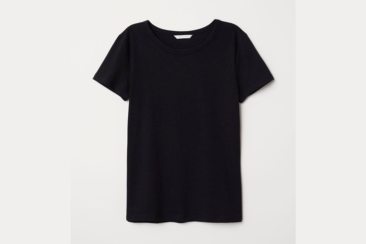 camiseta-negra-manga-corta-hm