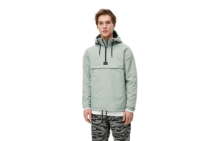 cazadoras de hombre pull and bear
