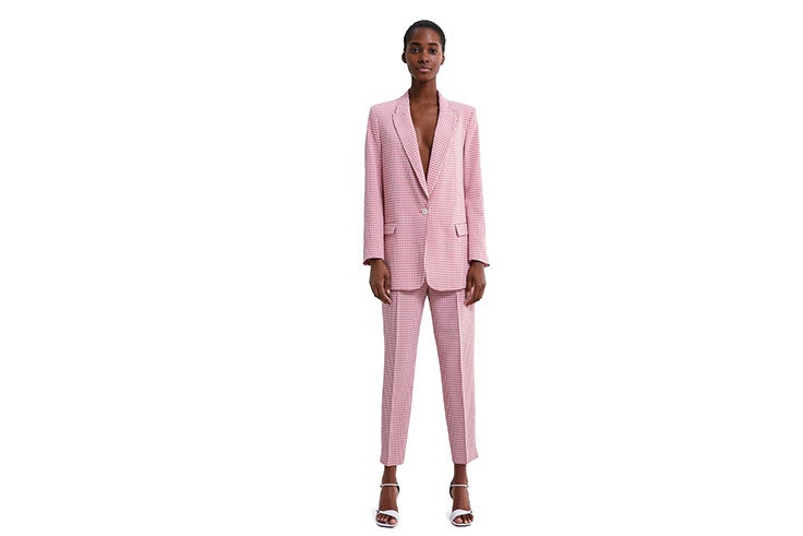 traje-rosa-de-cuadros-vichy-de-Zara-Precio