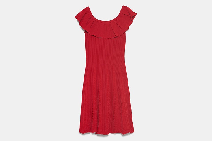 vestido-corto-color-rojo-volante-zara