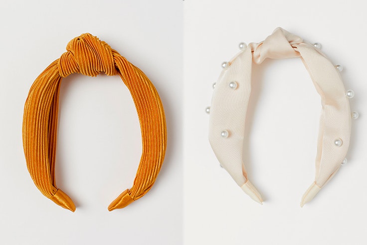 Diadema ancha mostaza (7,99 €) y diadema ancha revestida con satén y cuentas nacaradas (9,99€).