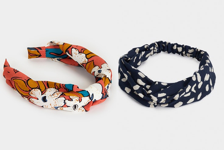 Diadema floral (7,99€) y diadema de topos (7,99€).