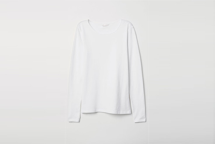 camiseta basica blanca de manga larga de hym Danielle Bernstein