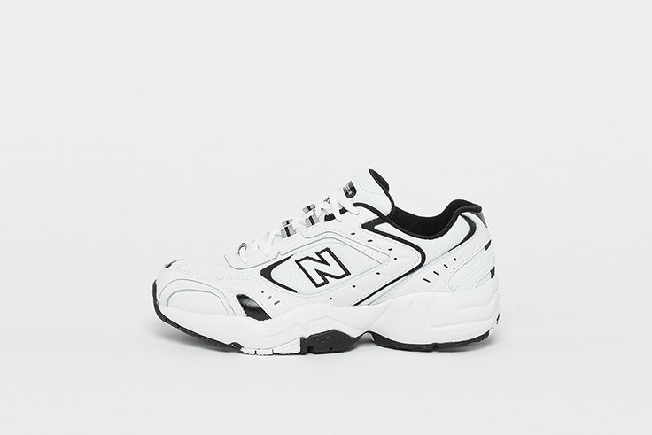 zapatillas blancas new balance de snipes Olivia Frost