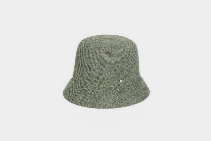 Gorro tipo bucket hat en color verde de Parfois
