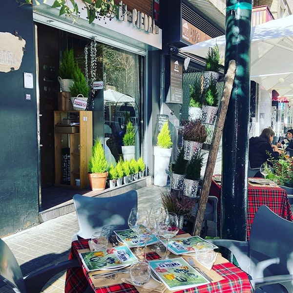Restaurantes románticos en Zaragoza: Taberna La Piedra