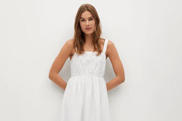 El blanco está de moda: vestido calado