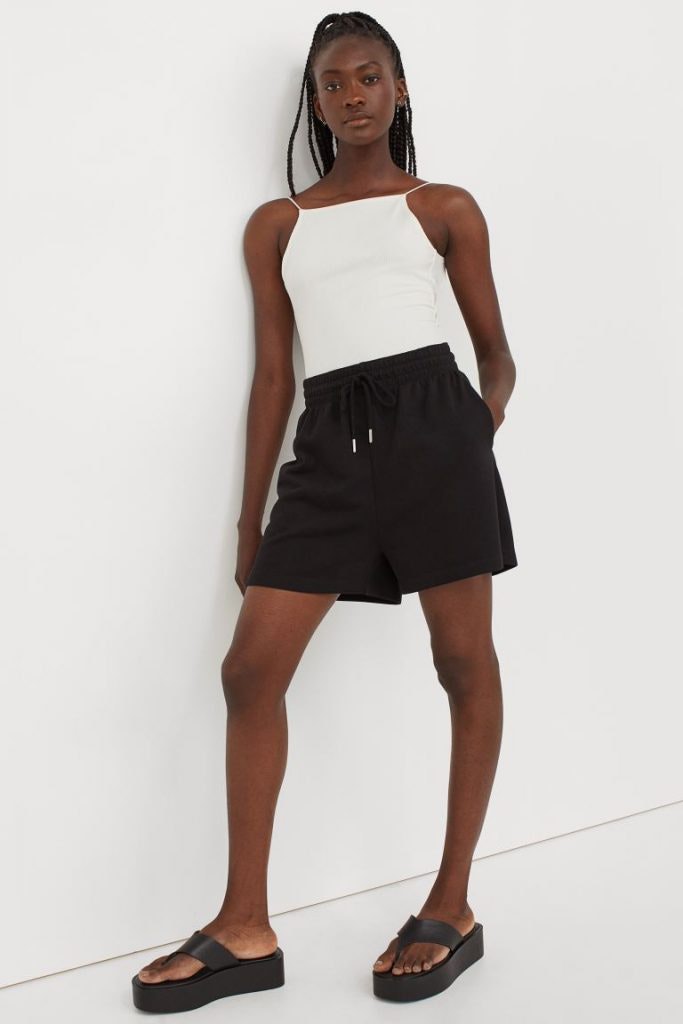 Este verano se lleva el Sportwear Pantalón chándal corto de H&M