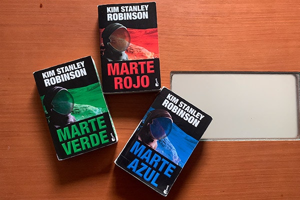 Prepara el día del libro con estas 4 lecturas recomendadas