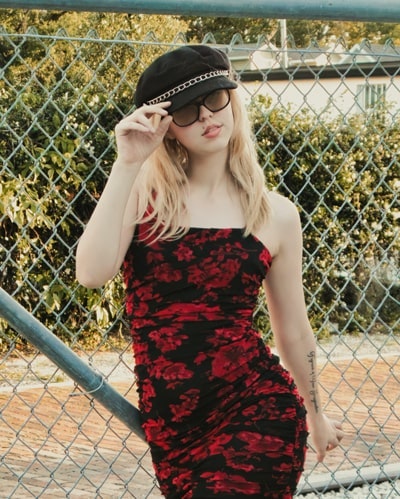 Gorras que pueden encajar con un look formal en verano